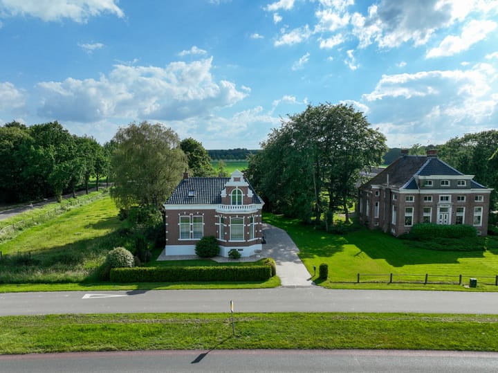 Photo 41 of Oosteinde 45