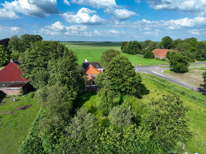 Photo 42 of Oosteinde 45