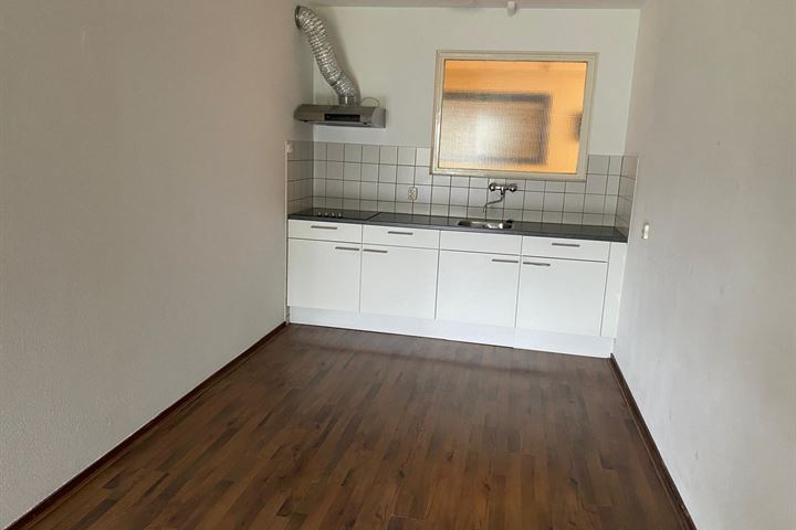 View photo 9 of Prins Bernhardstraat 1-F078