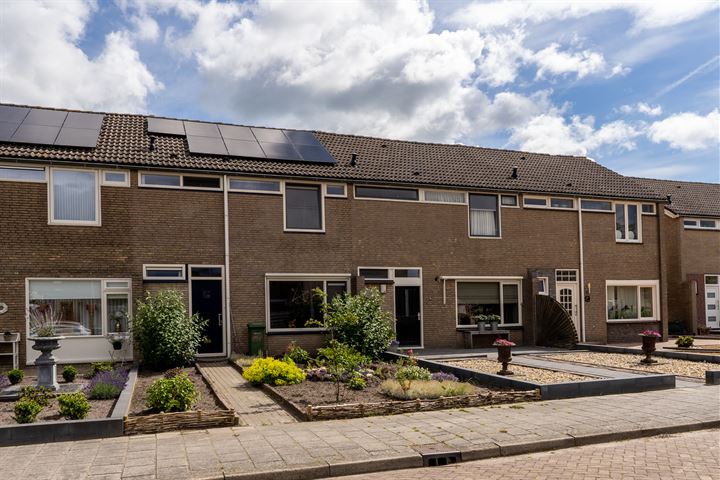 Bekijk foto 41 van Lijsterbesstraat 31