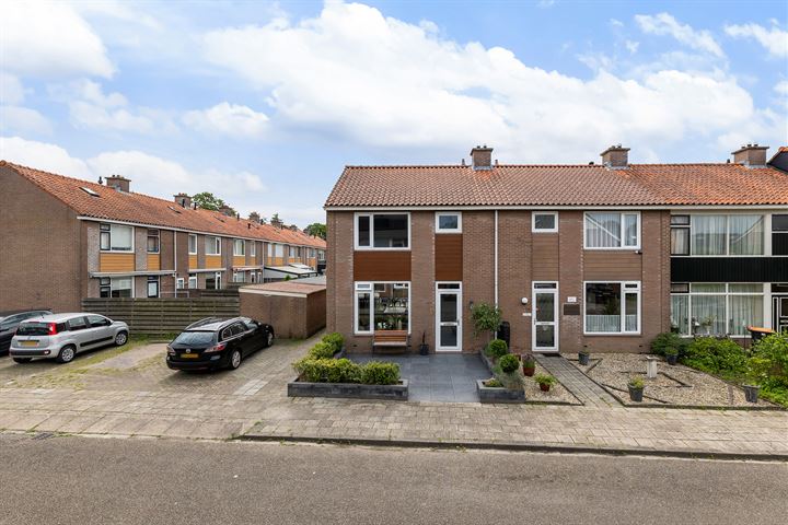 Bekijk foto 1 van IJsselstraat 13