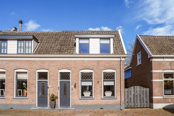 Bekijk foto 1 van Voorstraat 15