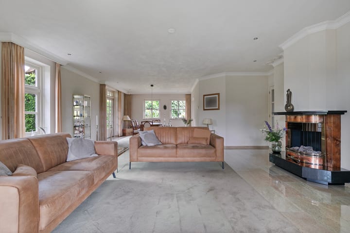 Photo 4 of Burgemeester van Erpstraat 49