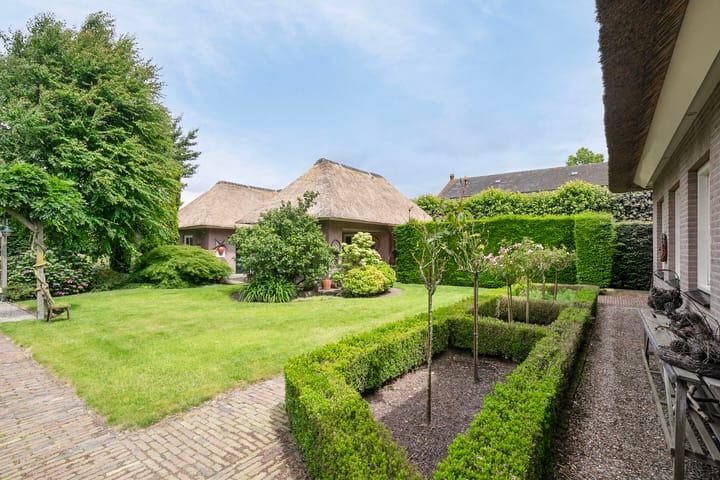 Photo 5 of Burgemeester van Erpstraat 49