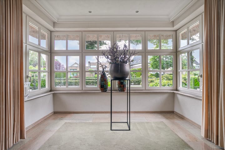 Photo 14 of Burgemeester van Erpstraat 49