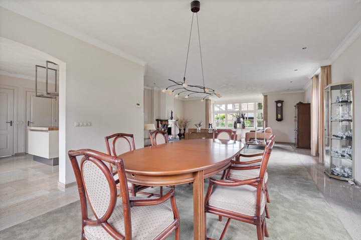 Photo 16 of Burgemeester van Erpstraat 49