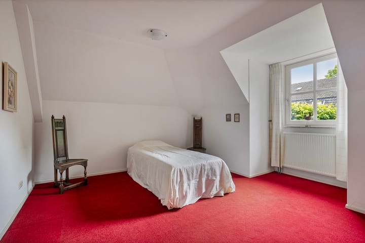 Photo 34 of Burgemeester van Erpstraat 49