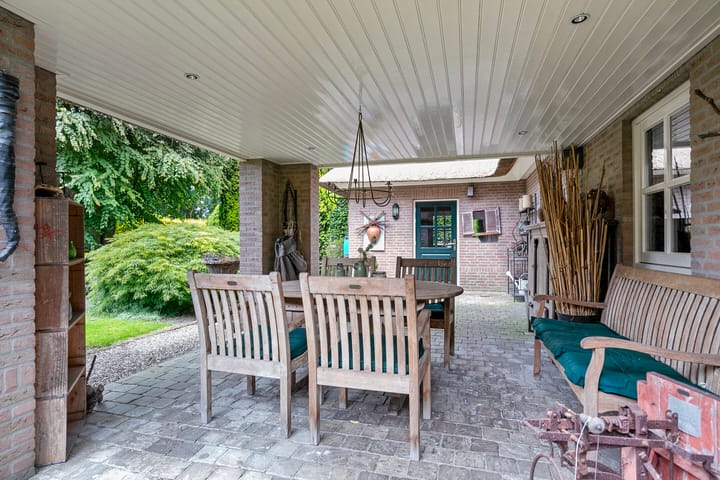 Photo 45 of Burgemeester van Erpstraat 49