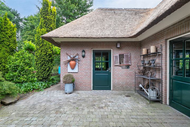 View photo 46 of Burgemeester van Erpstraat 49