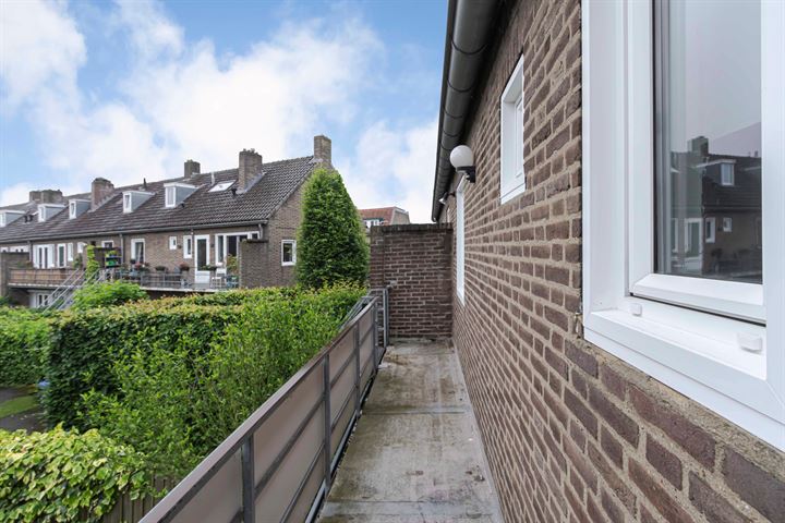 Bekijk foto 30 van Pluijmaekersstraat 25