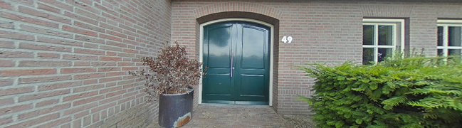 View 360° photo of voortuin of Burgemeester van Erpstraat 49