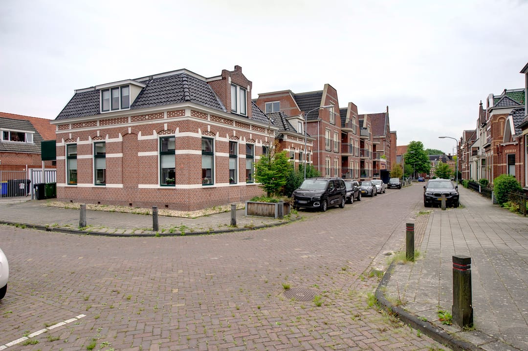 Photo 2 of Burgemeester Venemastraat 15