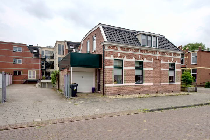 Foto 3 van Burgemeester Venemastraat 15