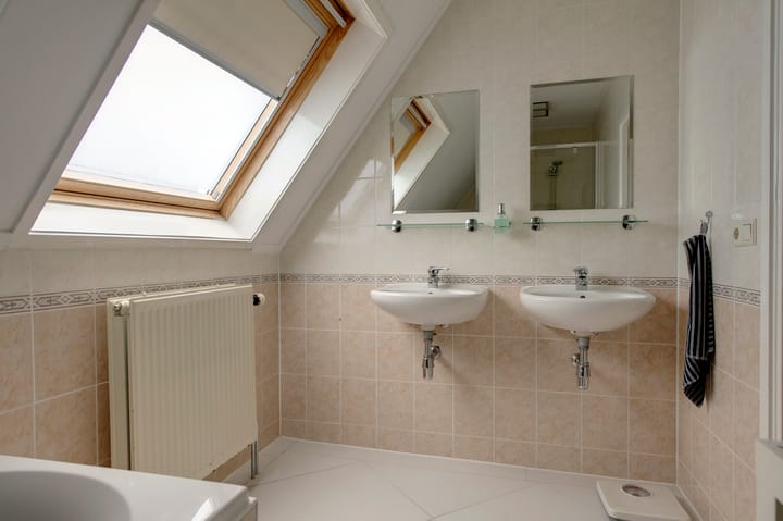 Foto 22 van Burgemeester Venemastraat 15