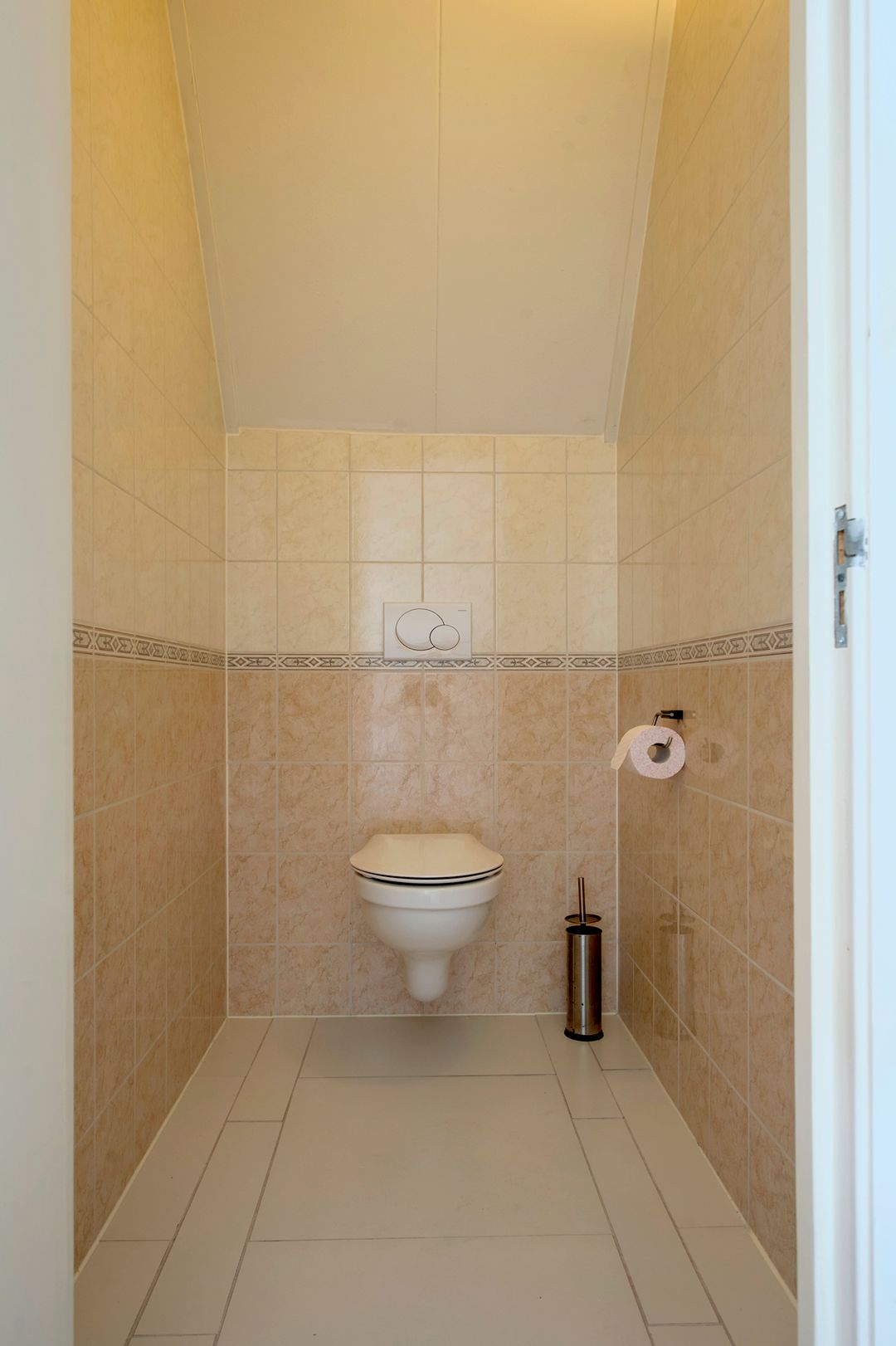 Photo 23 of Burgemeester Venemastraat 15