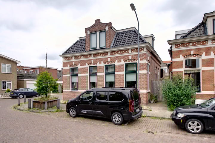 Foto 27 van Burgemeester Venemastraat 15