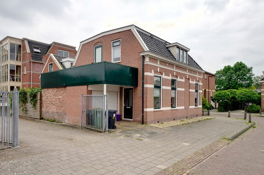 Photo 28 of Burgemeester Venemastraat 15