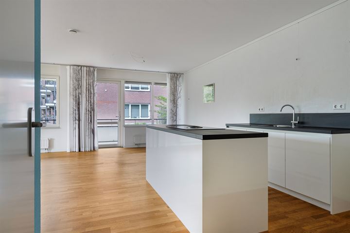 Bekijk foto 13 van Dr. Kortmannstraat 43