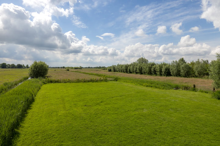 Bekijk foto 56 van Nieuw-Loosdrechtsedijk 153