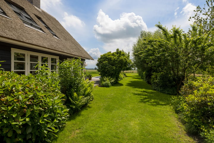 Bekijk foto 61 van Nieuw-Loosdrechtsedijk 153