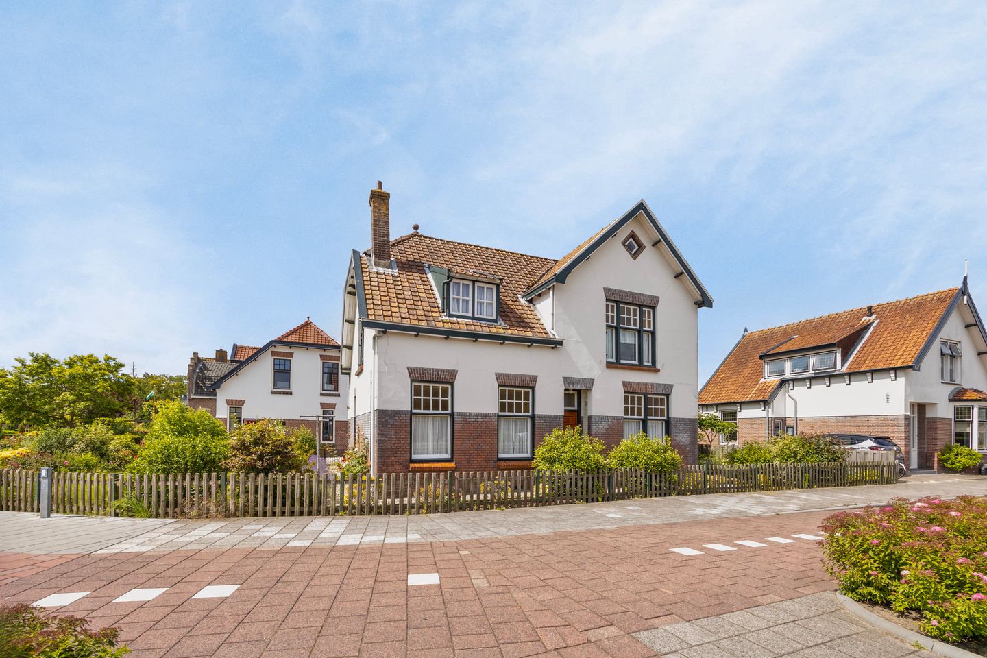 Foto 1 van Stationsweg 1