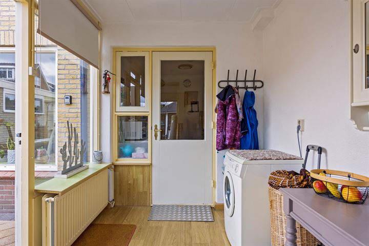 View photo 9 of Smitstraat 14