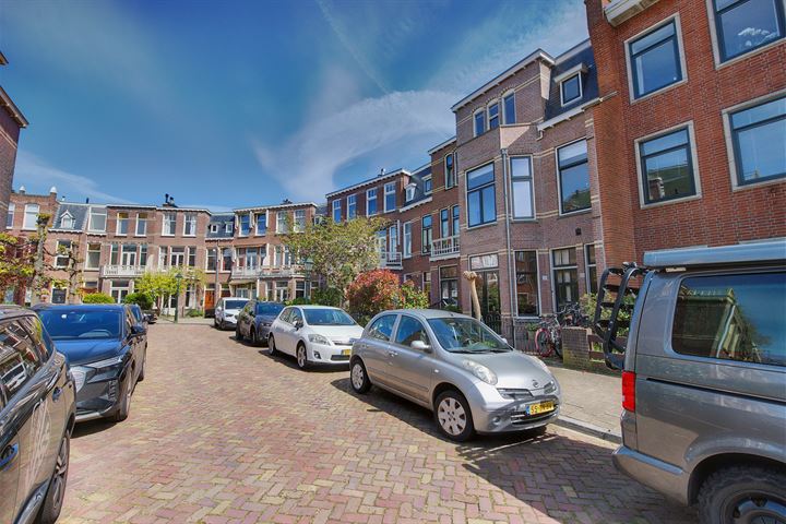 View photo 2 of Antonie Duyckstraat 85