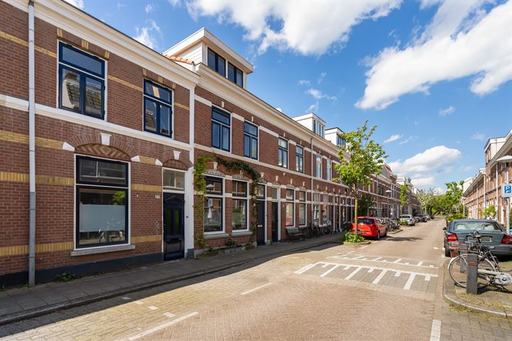 View photo 7 of Riouwstraat 37