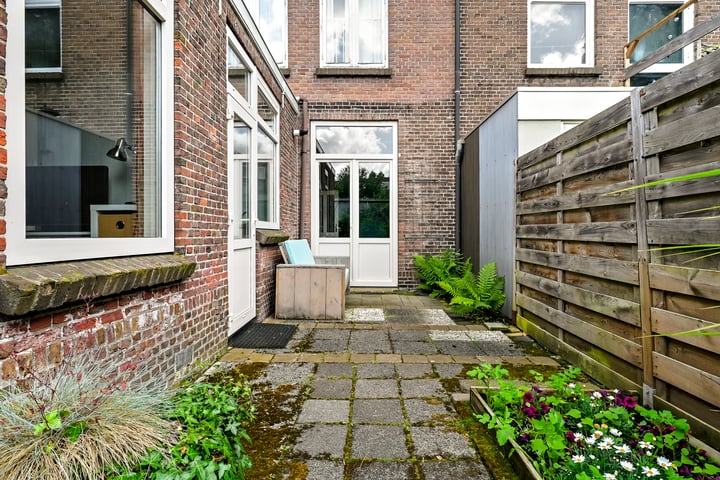 Bekijk foto 18 van Cornelis Trompstraat 16