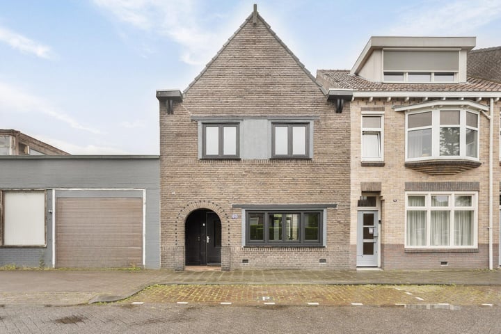 Bekijk foto 1 van Lovensestraat 60