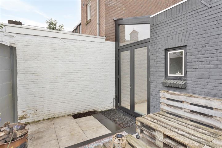 Bekijk foto 32 van Lovensestraat 60