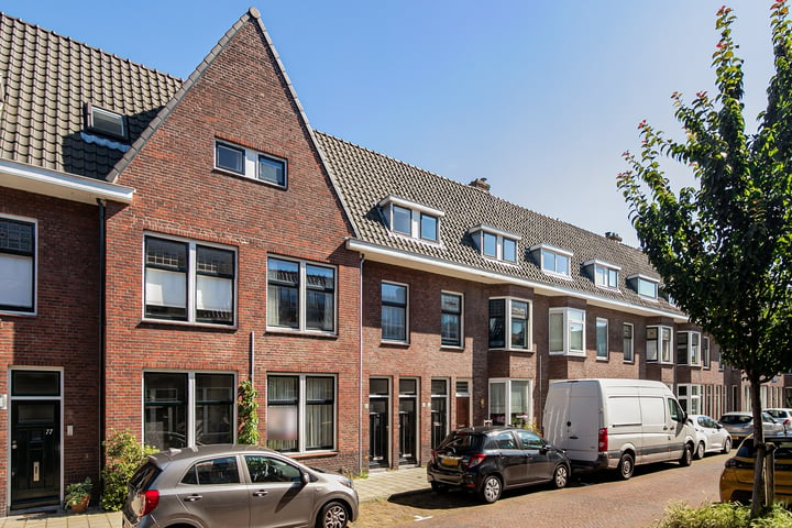 Bekijk foto 2 van C. Fockstraat 81