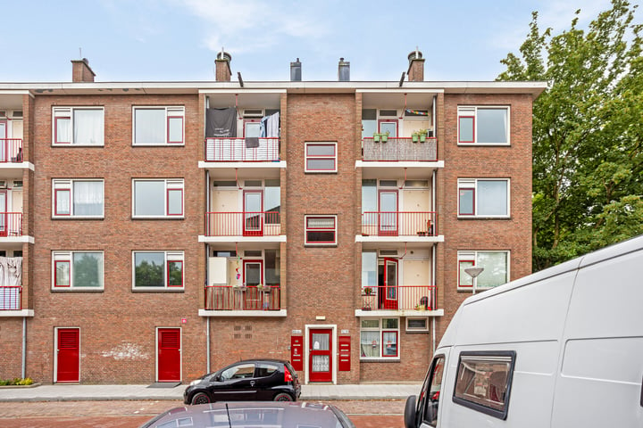 View photo 1 of Beemsterstraat 102