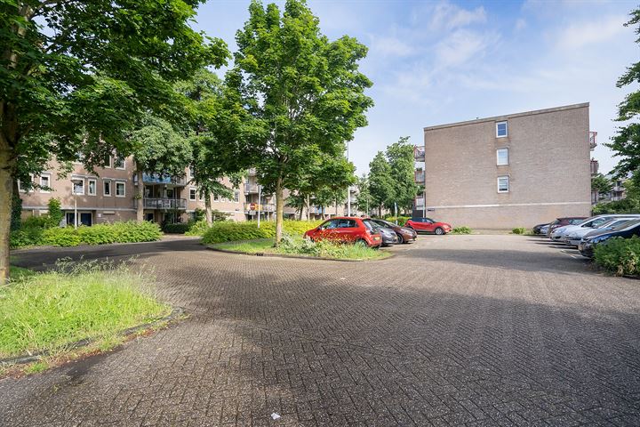 Bekijk foto 38 van Staverdenplein 31