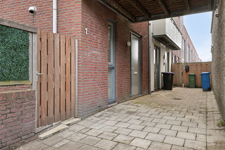 Bekijk foto 34 van Vroonhoevelaan 1