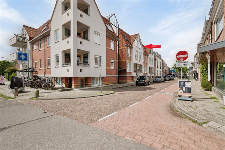 Bekijk foto 1 van Parkweg 2-27