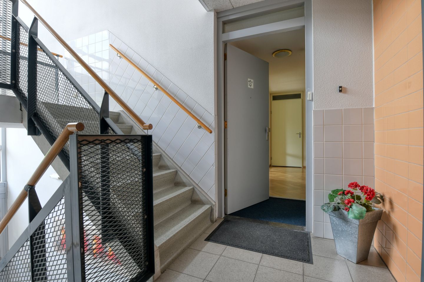 Foto 5 van Van Esveldstraat 13-A