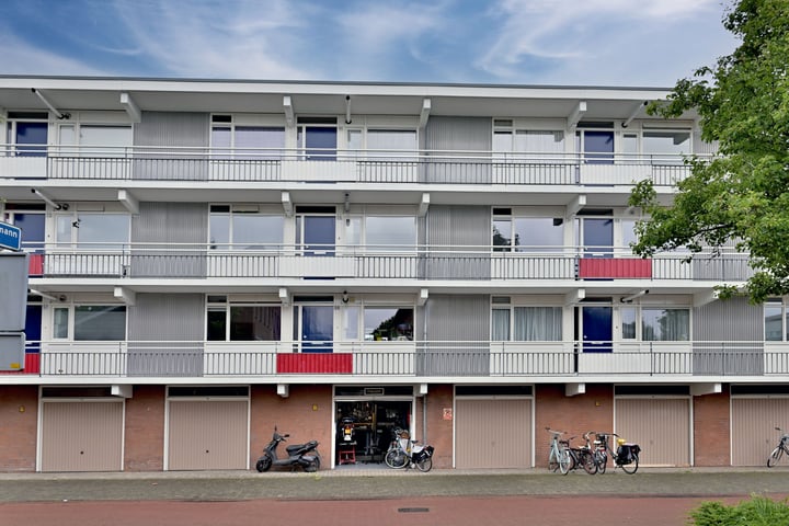 Bekijk foto 30 van Brahmsstraat 59