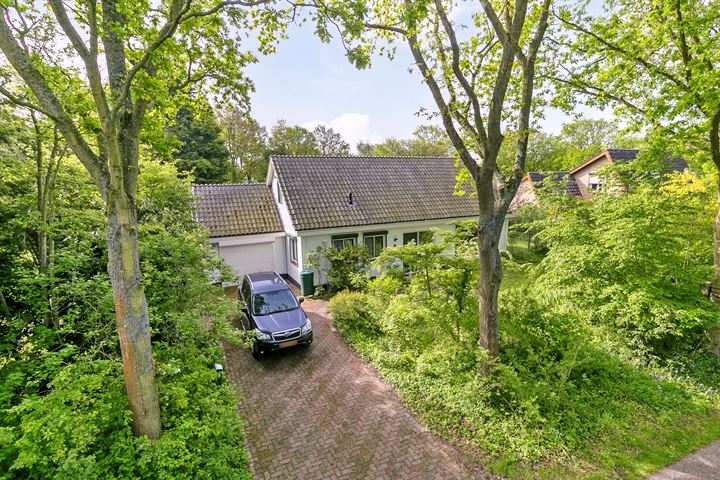 View photo 2 of Eikenlaan 4