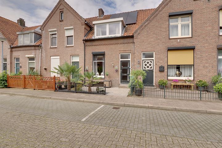 View photo 1 of Tengbergenstraat 6