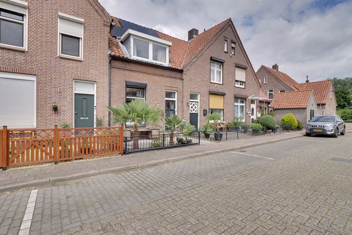 View photo 8 of Tengbergenstraat 6