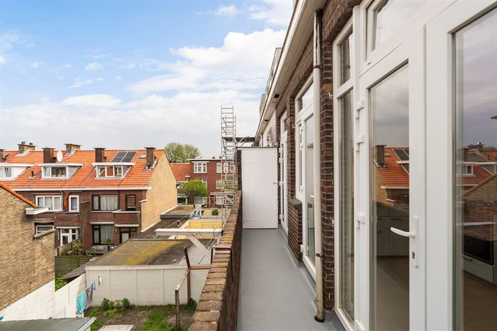 Bekijk foto 4 van Linnaeusstraat 111