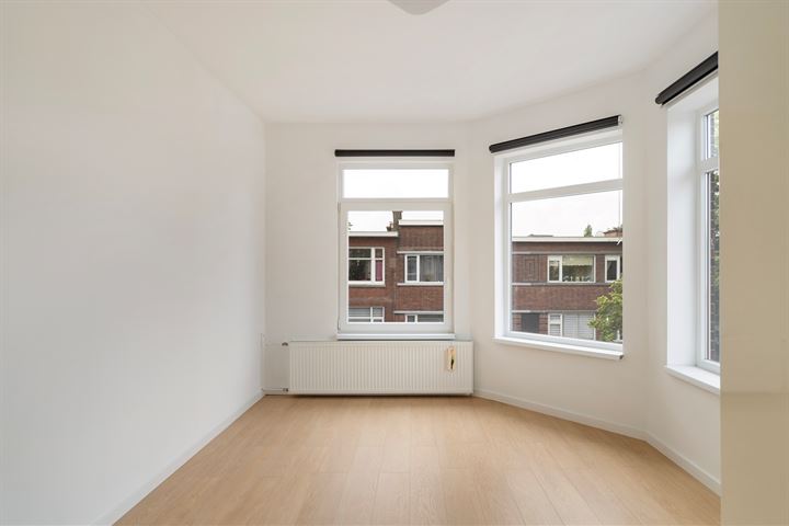 Bekijk foto 15 van Linnaeusstraat 111