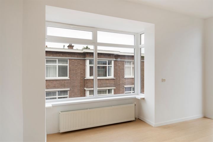 View photo 7 of Linnaeusstraat 111