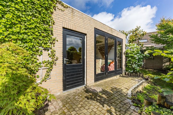 Bekijk foto 37 van Graaf Hermanstraat 12