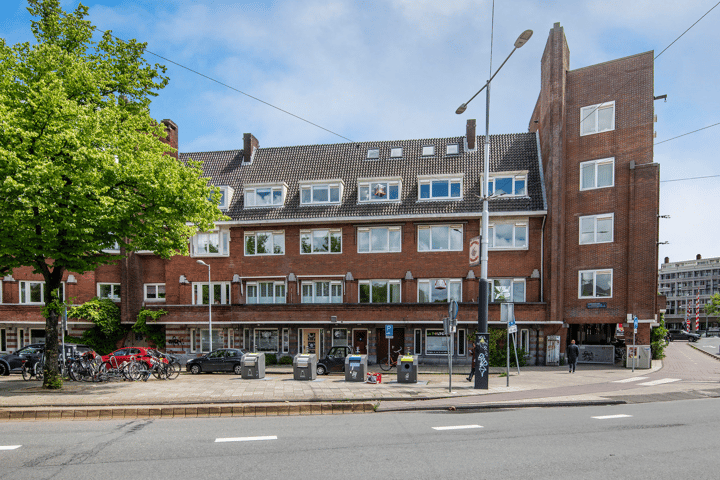 Bekijk foto 2 van Surinameplein 2-1