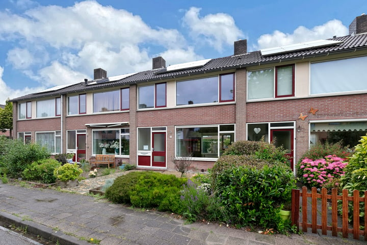 View photo 35 of Esdoornlaan 5