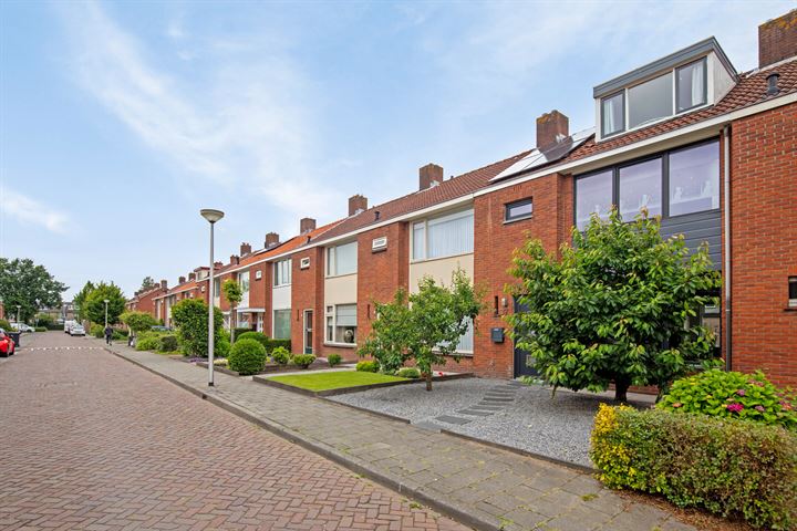 View photo 7 of Ruusbroecstraat 37