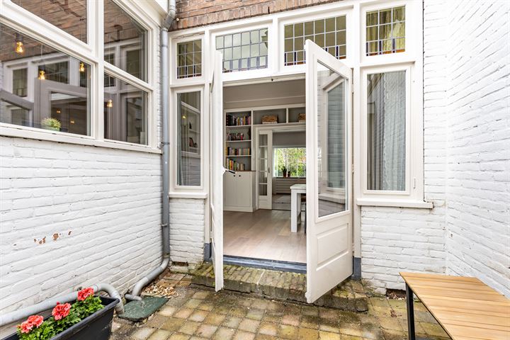 Bekijk foto 17 van Schubertstraat 32