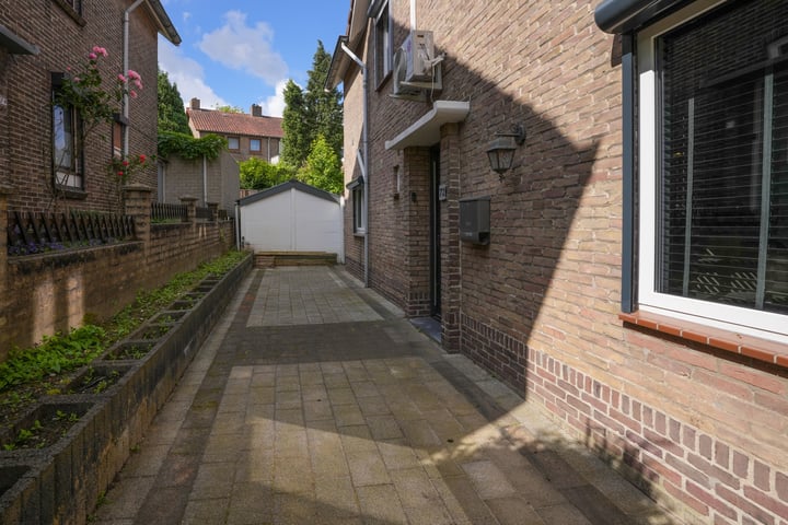 Bekijk foto 3 van Constantijn Huygensstraat 72